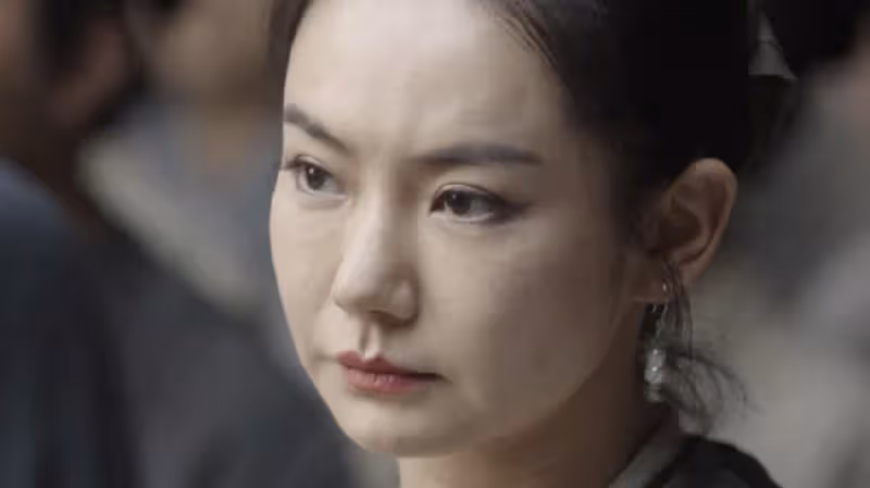 戚薇新劇無濾鏡，面部臃腫被吐槽是黑糙皮，本尊開少女濾鏡自侃
