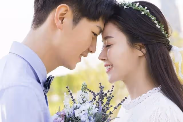 為支持兒子結婚,我拿出125萬積蓄買房,兒媳卻說:我不會生孩子