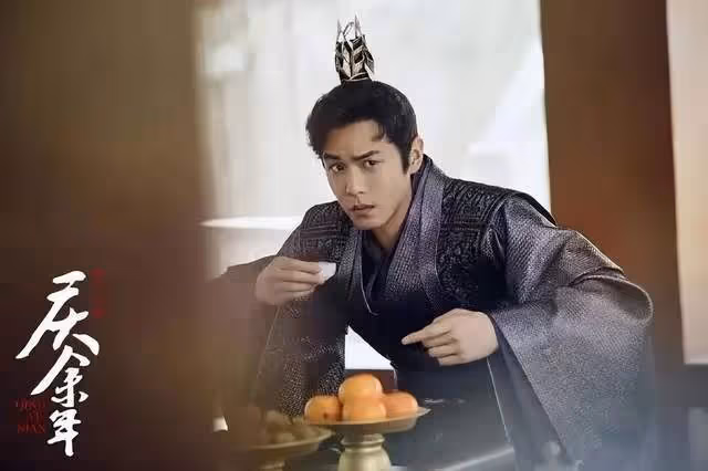 《顯微鏡下的大明》開播,張若昀台詞功底被贊,戚薇演技獲好評