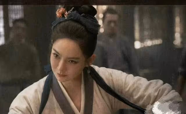 《顯微鏡下的大明》開播,張若昀台詞功底被贊,戚薇演技獲好評
