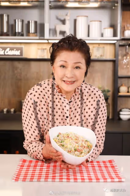 73歲黃淑儀混入旅行團暢遊北京!