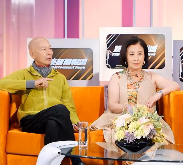 TVB兩位阿姐級人物世紀合照,引發回憶殺,當年都是最紅花旦