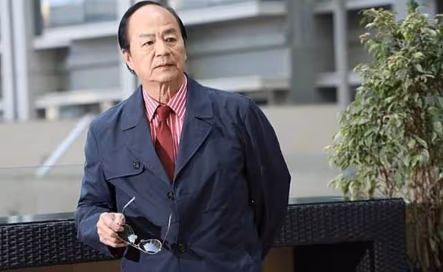 驚險!76歲知名港星攜妻駕車遇交通意外,近年曾多次被傳離世消息