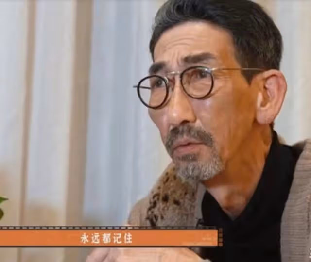 分享昔日拍戲辛酸!香港老戲骨曝曾被女演員掌摑:打一巴掌後暈了