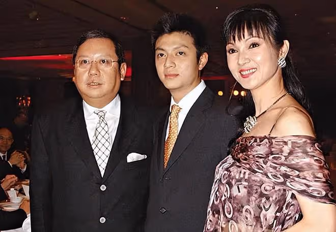 林建岳98歲老母愛駒奪冠,謝玲玲發文祝賀,離婚後與婆婆親如母女