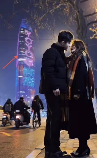 美女主持yoyo官宣戀情!與高富帥同事街頭熱吻,大廈表白燈超15萬
