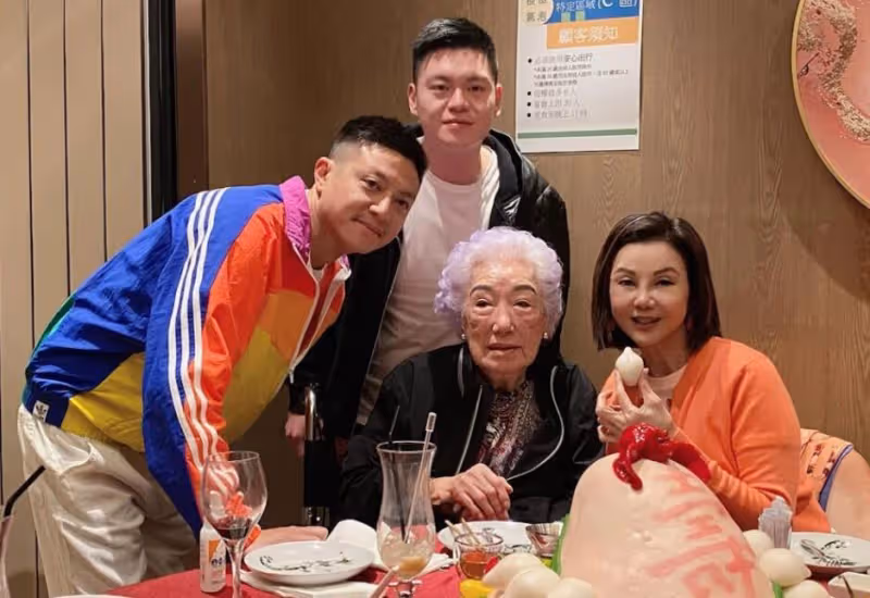 99歲余寶珠與長孫林孝賢愛駒奪冠，66歲謝玲玲曬照慶祝，情同母女