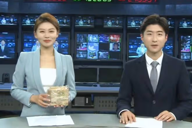 26歲美女主持人官宣戀情!包下大樓LED高調示愛,擁吻男友太甜蜜