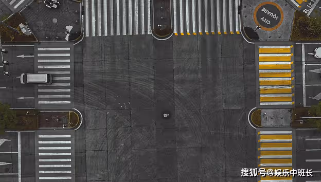 《狂飆》每一個單元結尾都在十字路口有什麼寓意?《狂飆》是如何成為爆款的