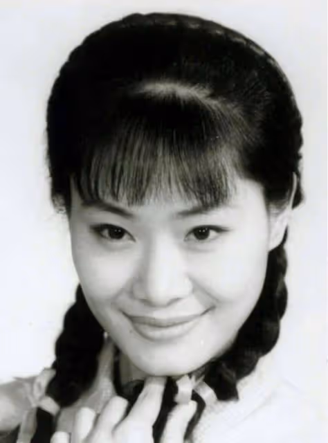 離婚24年後,回頭再看於文華和李凡二人境遇,夫妻差距太明顯