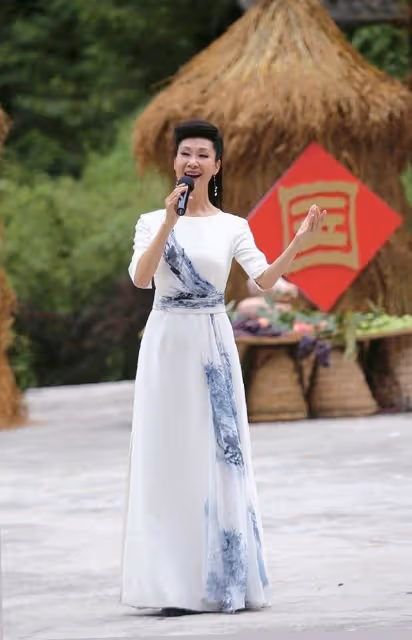 離婚24年後,回頭再看於文華和李凡二人境遇,夫妻差距太明顯