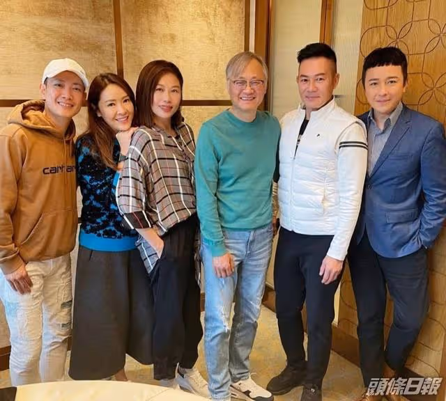 演醜女爆紅卻火速退圈，20年後變億萬身家女強人，近照美貌驚人
