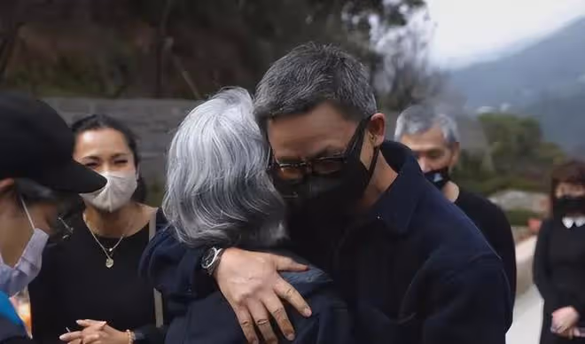 一路走好！一天3位名人去世！摔倒猝死、新冠，最小的僅51歲