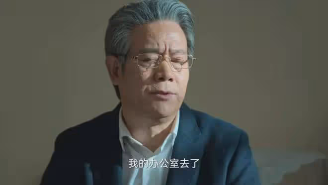 《狂飆》：不被重用的小虎，死前的鏡頭，是狠狠打了強哥的「臉」