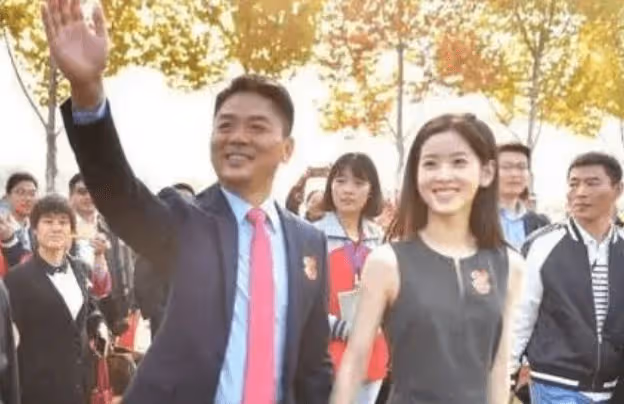劉強東念舊情?章澤天分手沒分到好處?這是添實錘還是謠言再起?