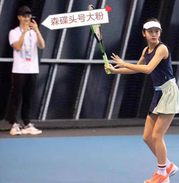 同樣都是星二代,李湘女兒被嘲是暴發戶,相反田亮女兒卻被稱讚