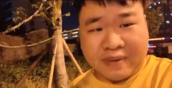 網紅冷少：從工人到千萬粉網紅，娶高顏值媳婦，人生實現逆襲