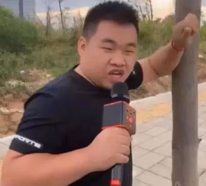 網紅冷少：從工人到千萬粉網紅，娶高顏值媳婦，人生實現逆襲