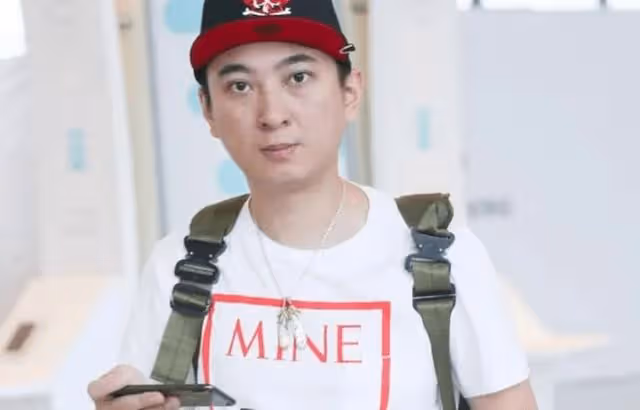 王思聰打人風波後現身,和友人前往夜店嗨皮,直接消費30瓶黑桃A