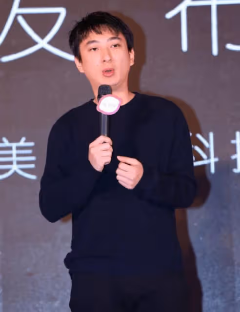 王思聰打人風波後現身,和友人前往夜店嗨皮,直接消費30瓶黑桃A