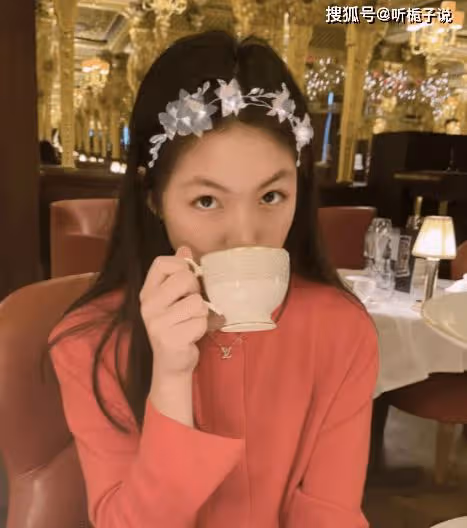 李湘與女兒在英國過春節!現身高檔餐廳,王詩齡減重58斤很漂亮