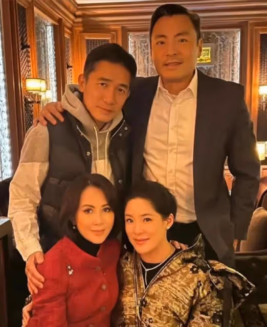58歲劉嘉玲罕見曬泳裝照,身材火辣凹凸有致,撇下樑朝偉安心度假