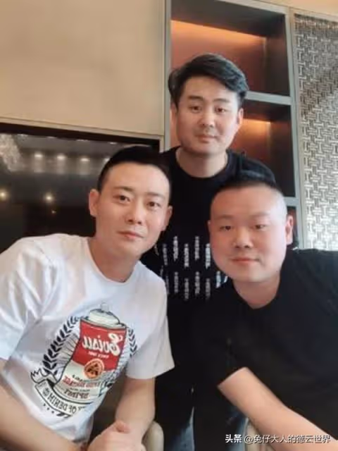 德雲社岳雲鵬外甥發文,被師叔調侃引熱議,說相聲的真沒好人
