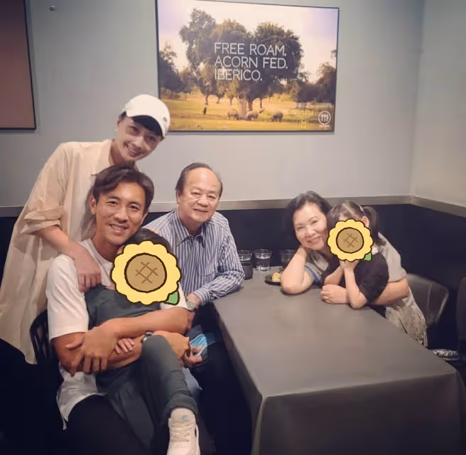 76歲港星狄龍突遭車禍，自駕豪車與公交相撞，妻子回應：小事一樁