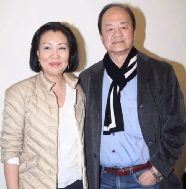 76歲港星狄龍突遭車禍,自駕豪車與公交相撞,妻子回應:小事一樁
