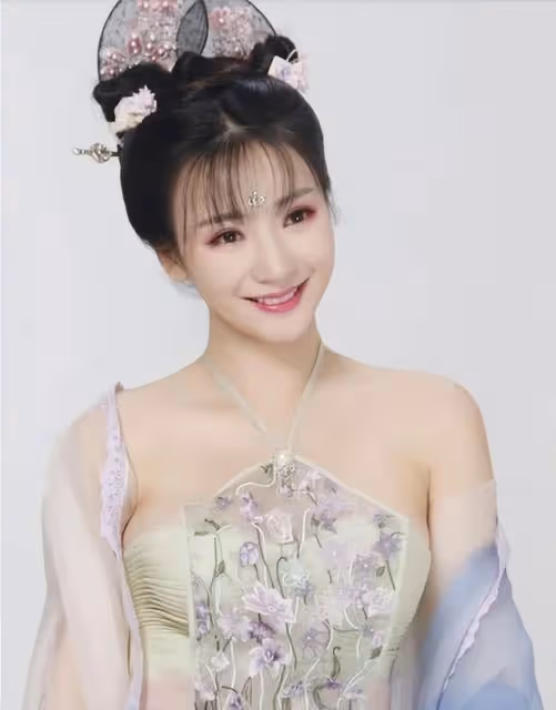 戚薇、劉岩、楊冪都難逃魔爪,娛樂圈潛規則現象比比皆是