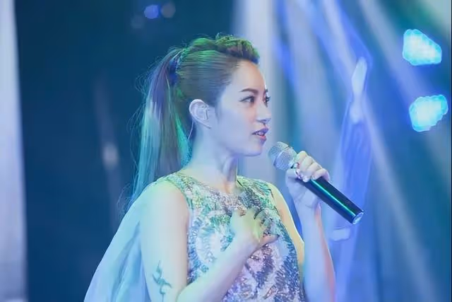 戚薇、劉岩、楊冪都難逃魔爪,娛樂圈潛規則現象比比皆是