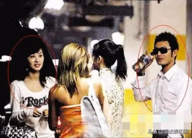 李菲兒曬柯基臀半裸照,身材性感黃曉明懊悔,網友:這也太暴露了