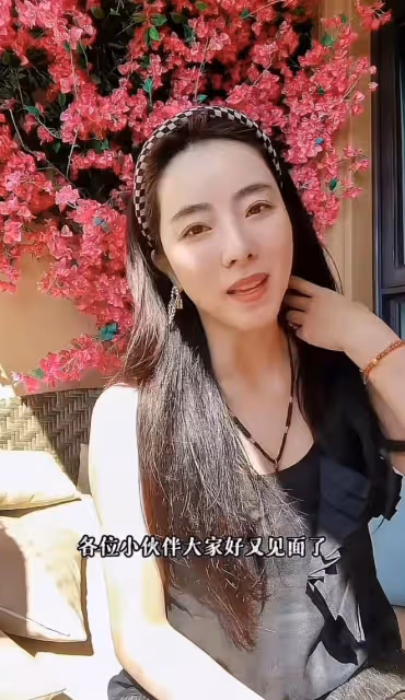 36歲李思思度假近2月回北京!剪短髮身材豐腴,疑懷三胎退居幕後