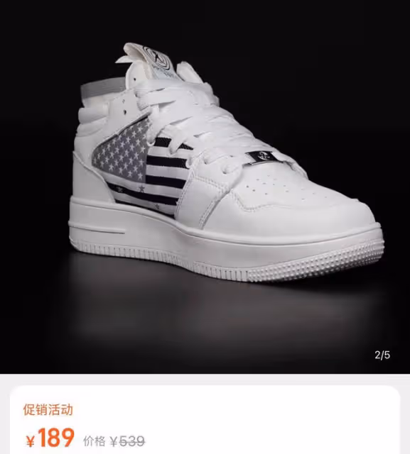 戲骨李嘉明路邊擺攤賣炒麵!穿百元軍大衣接地氣,無戲可拍回農村