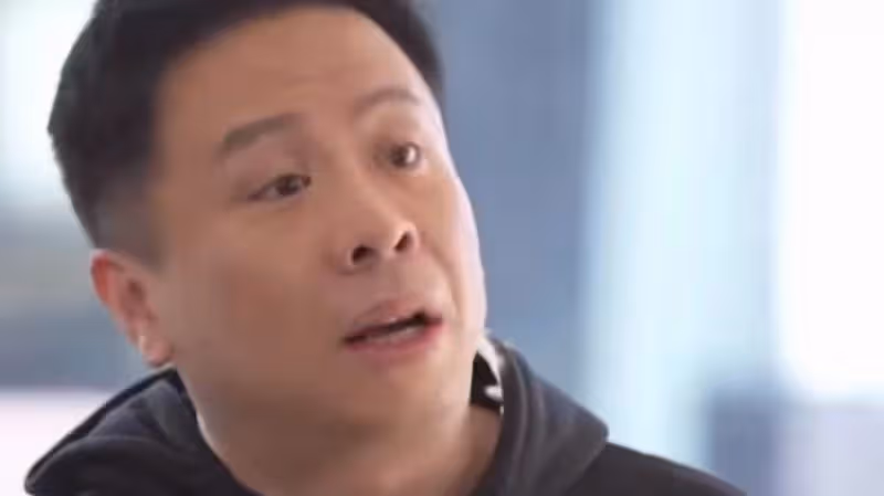 導演屢次誇讚張頌文，網友認為他不提張譯，偏離宣傳電視劇的宗旨