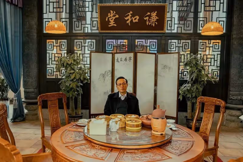 導演屢次誇讚張頌文,網友認為他不提張譯,偏離宣傳電視劇的宗旨