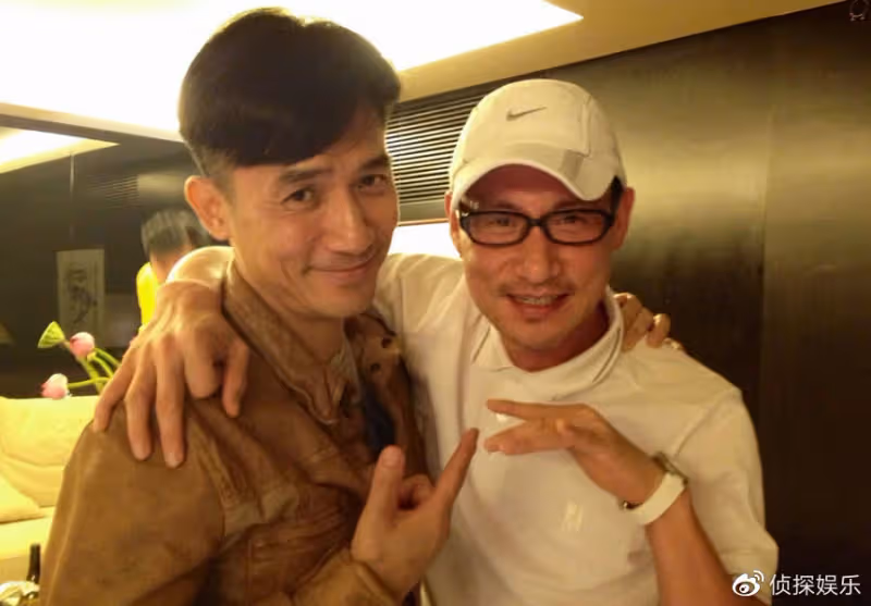 劉嘉玲曬與張學友合照，61歲歌神鬍子花白顯蒼老，兩人同框差距大
