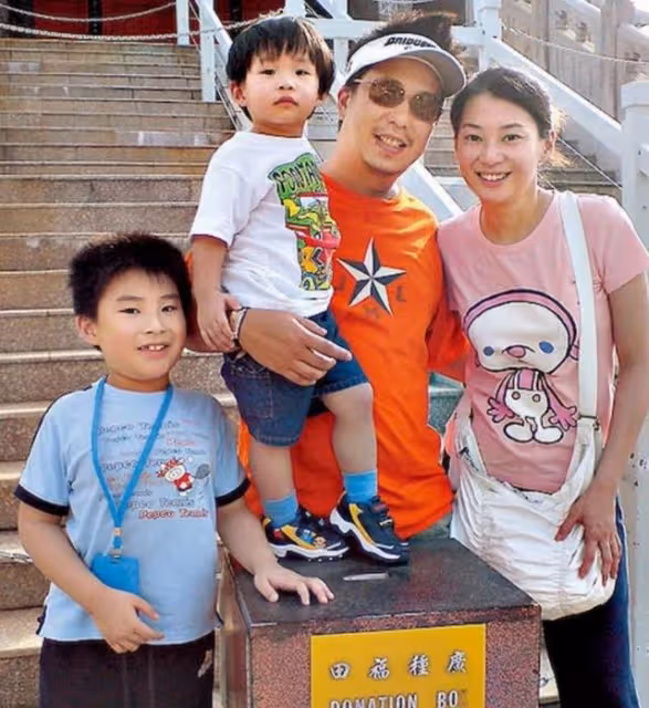 罕曬合照!前港姐感激兒子支持再婚組新家,攜兩子改嫁豪門成闊太