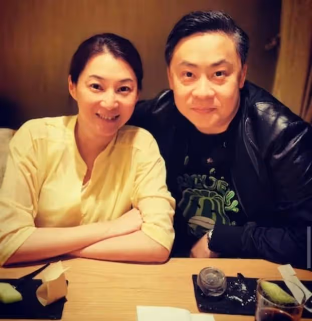罕曬合照!前港姐感激兒子支持再婚組新家,攜兩子改嫁豪門成闊太