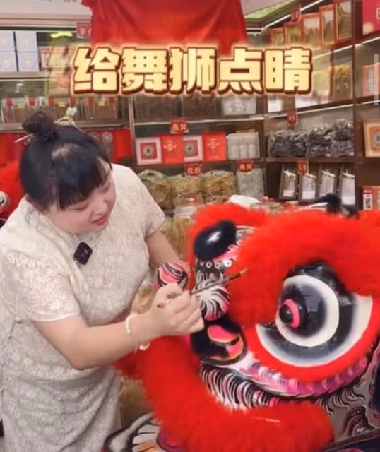 搖身變貴婦!TVB前女星內地賺得盆滿缽滿,對愛情死心靠直播吸金
