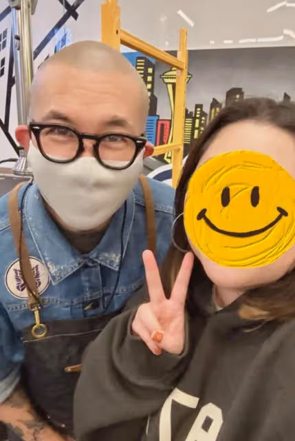 具俊曄是懂營銷的，送粉絲與大S的夫妻合體寫真，強塞路人簽名照