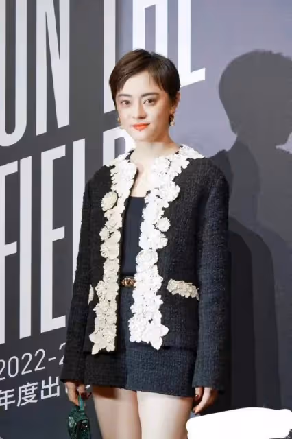 張譯公司闢謠聲明提抽菸，孫儷無辜遭網暴，影響《中國桌球》宣傳