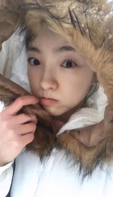 曝管虎梁靜離婚!90後演員發數文逼宮信息大,自曝曾被關精神病院