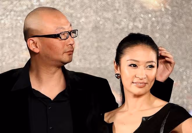 曝管虎梁靜離婚!90後演員發數文逼宮信息大,自曝曾被關精神病院