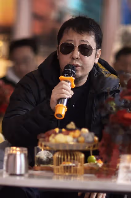50位知名導演齊露面!陳道明霸氣,張藝謀馮小剛誰是大哥一目了然
