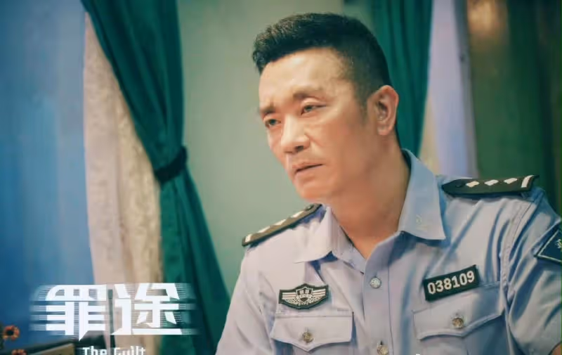 《狂飆》鍾阿四真不是演的，劇方發聲明，網友留言回應下片頭抄襲