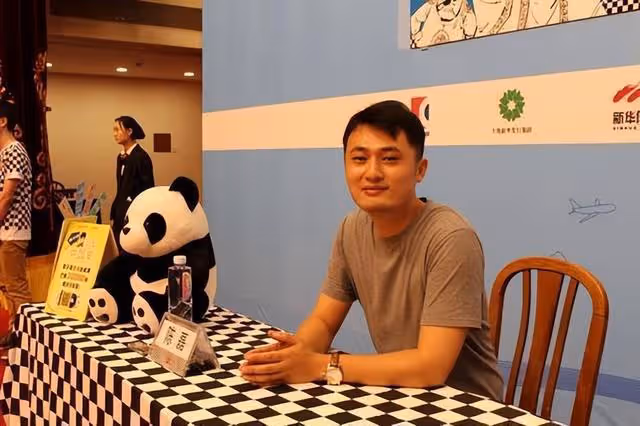 張泉靈27歲嫁給45歲的李鐵，面對親朋好友的質疑，她選擇了沉默