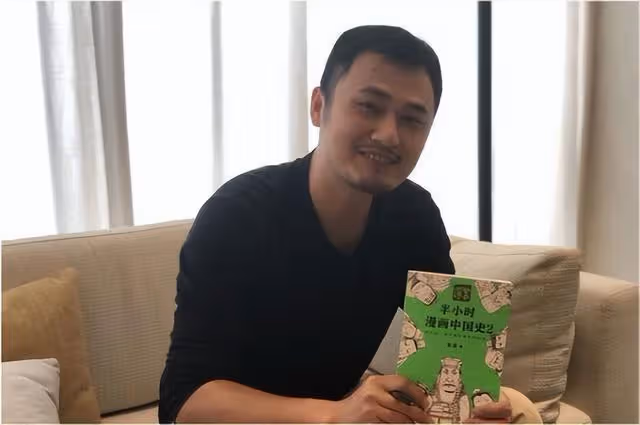 張泉靈27歲嫁給45歲的李鐵，面對親朋好友的質疑，她選擇了沉默
