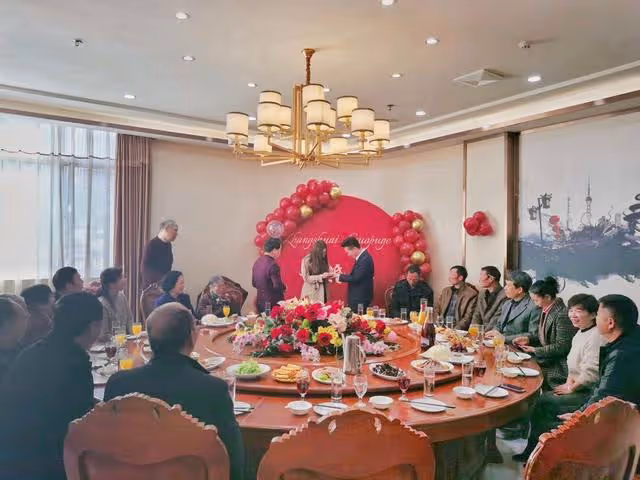 趙世曾:87歲還在泡妞,平均每年換176個女友,劉鑾雄都自愧不如