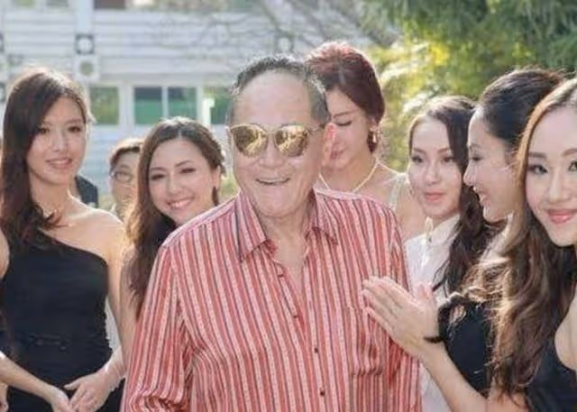 趙世曾:87歲還在泡妞,平均每年換176個女友,劉鑾雄都自愧不如